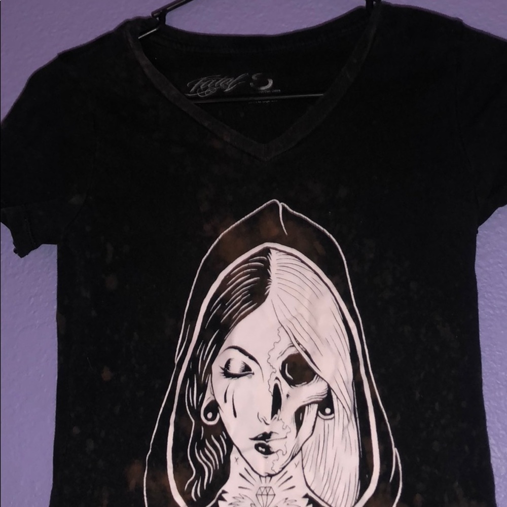 “Fatal” Bleached T-shirt (V neck)